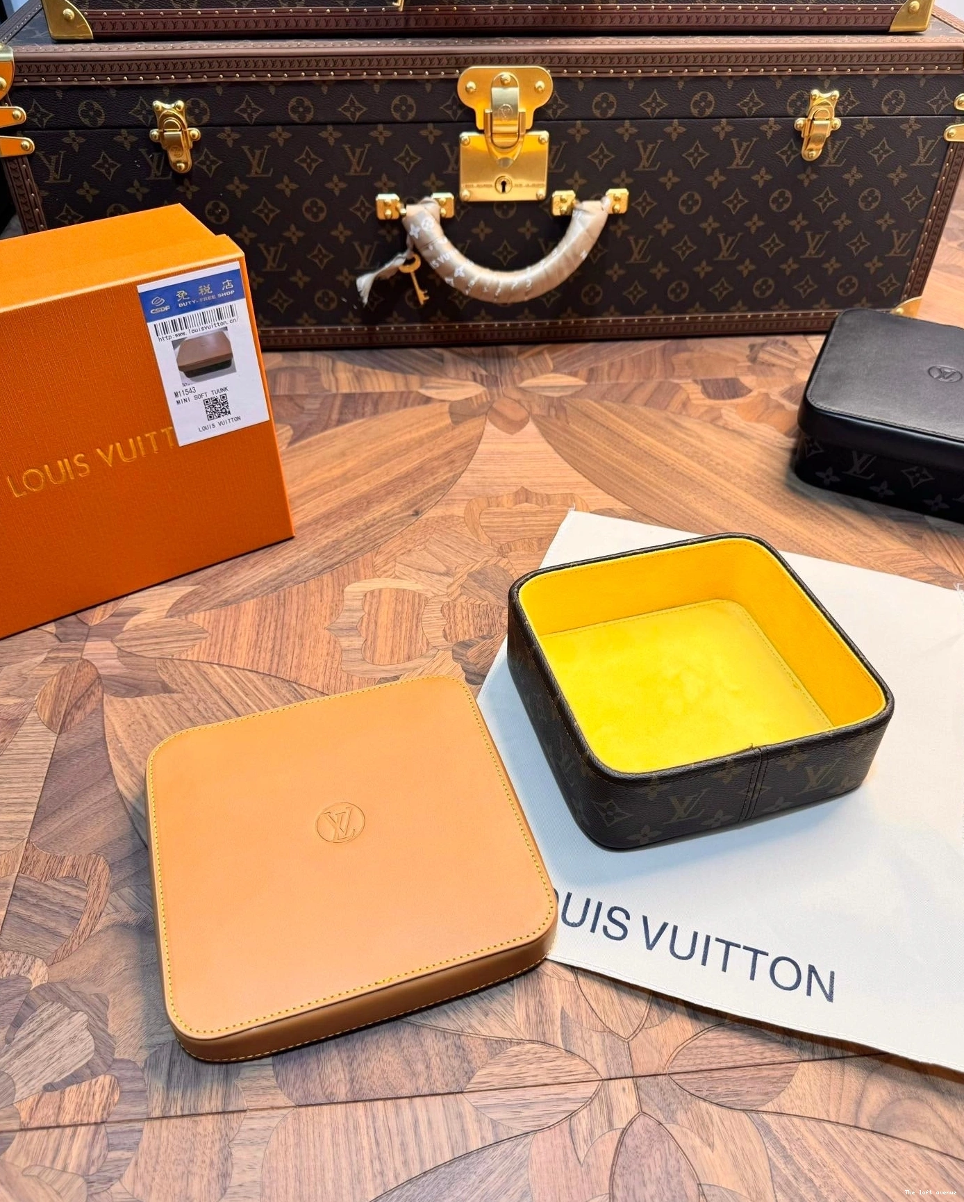YELLOW LV JEWELRY SQUARE CUSTOM BOX 0729